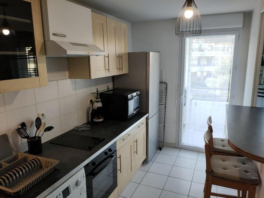 Spacieux Et Joli Appartement De 2 A 4 Personnes • Parking • Wifi Fenouillet  Luaran gambar